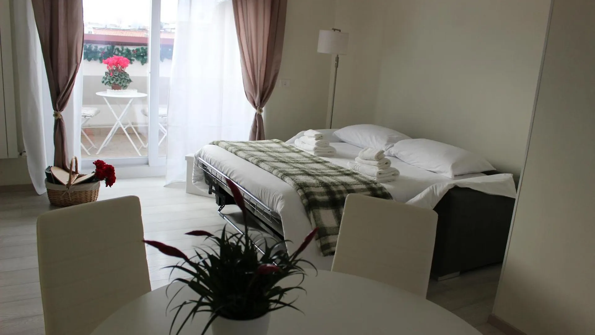 New Green Hill Apartment Rome Italy
